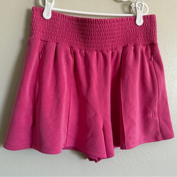 Sweaty Betty Summer Sand Wash Shorts Pink Size Small Softstreme Shorts Colorful - Picture 4 of 10